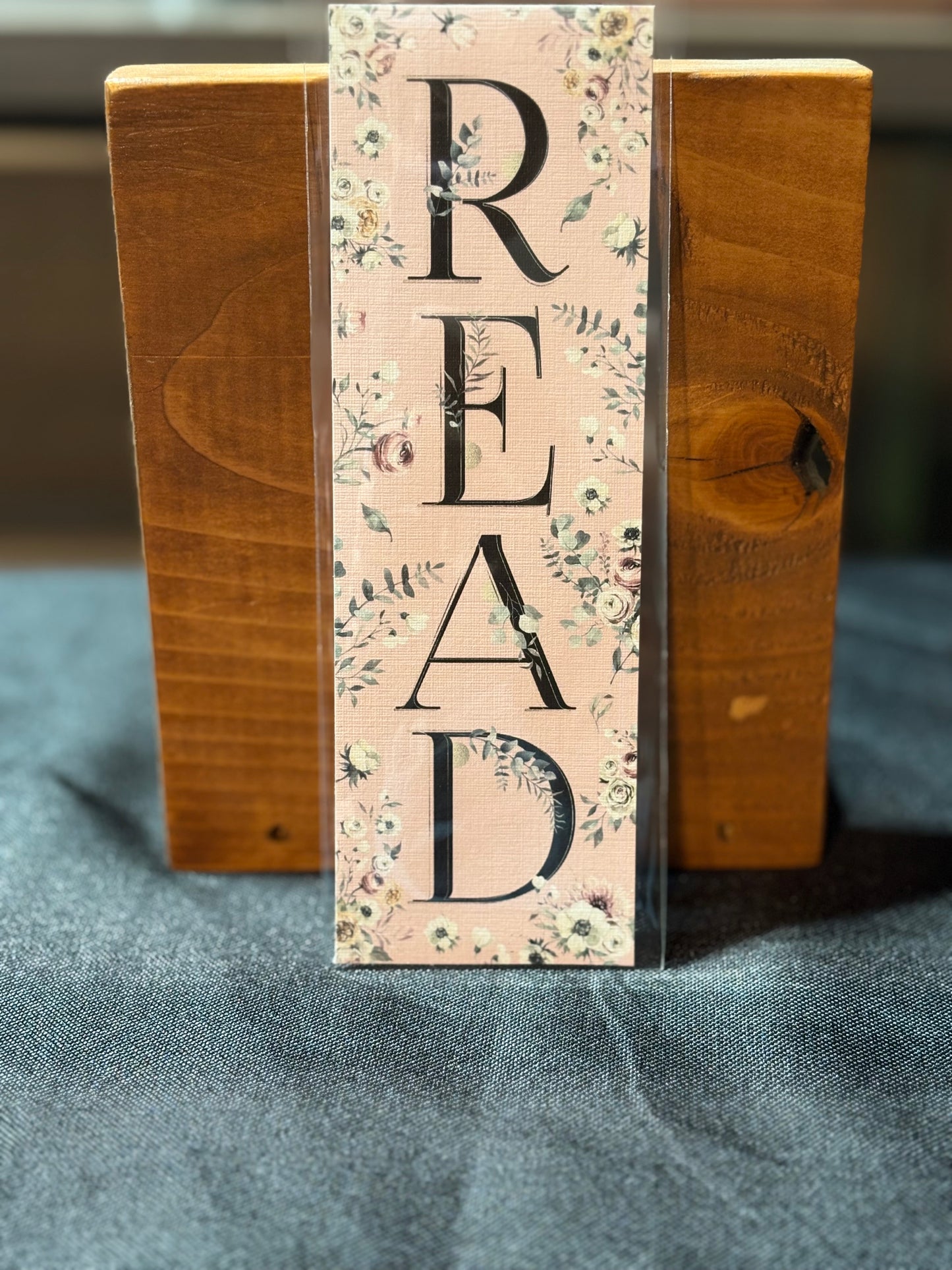 “READ” Pink, Floral, Bookmark