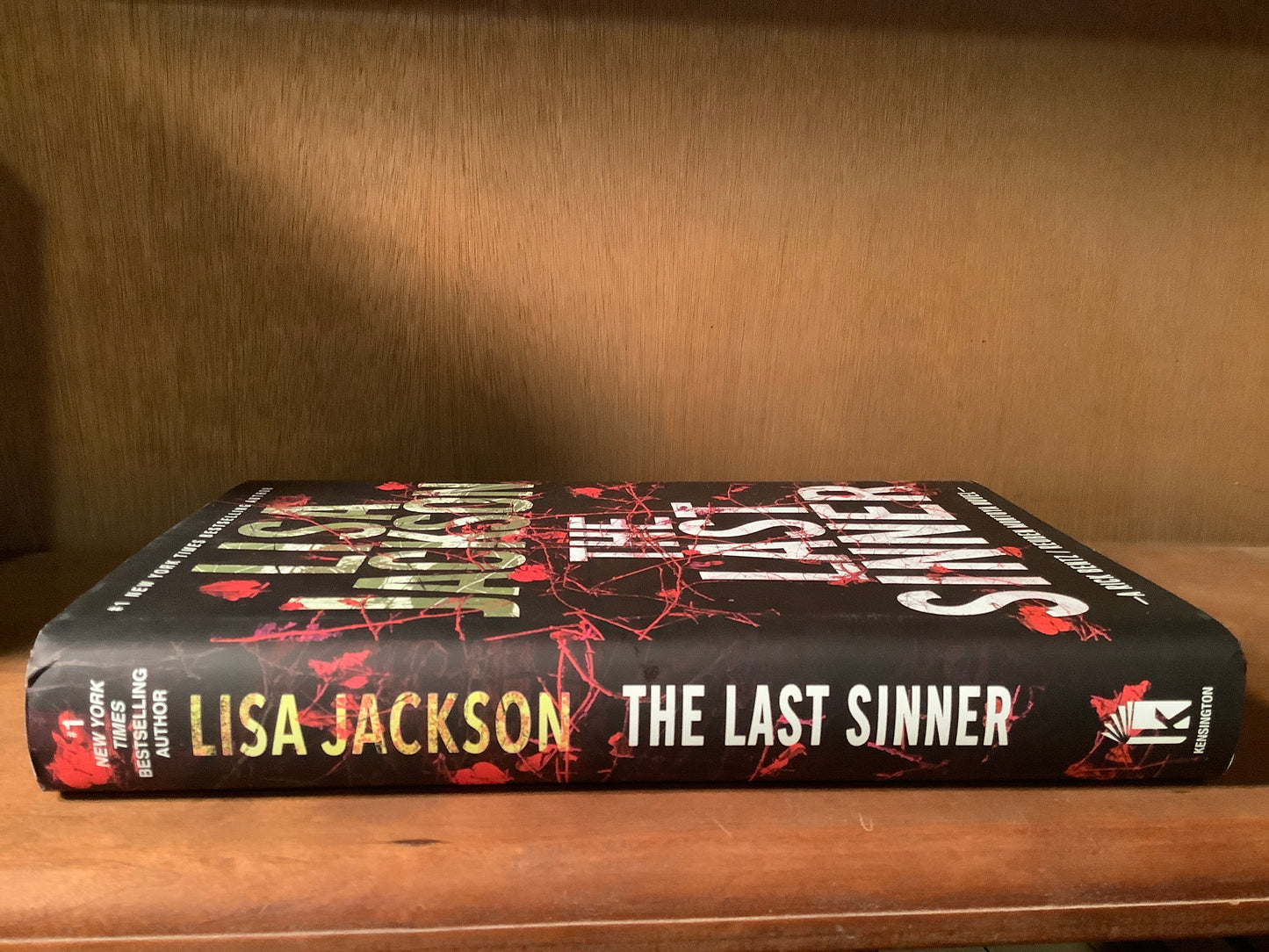 The Last Sinner: A Chilling Thriller with a Shocking Twist (A Bentz/Montoya Novel) (USED)